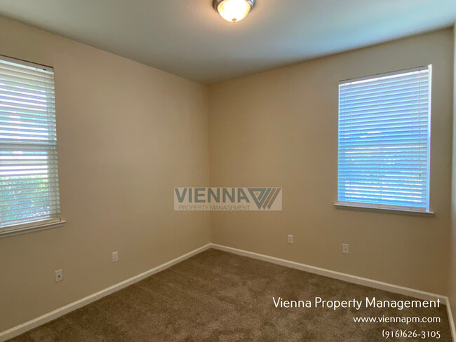 Building Photo - 6521 Hearthstone Cir