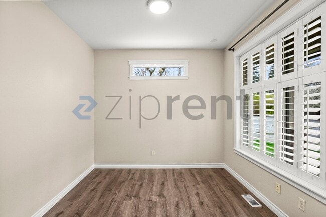 Building Photo - 7413 NE 200th St