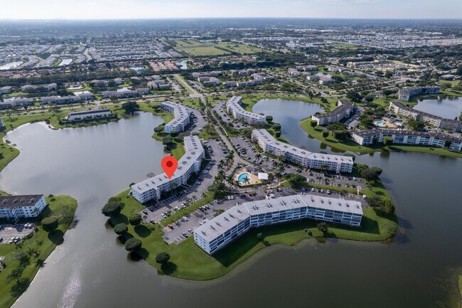 Building Photo - 4036 Cornwall B