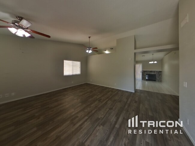 Building Photo - 5033 Golfridge Dr