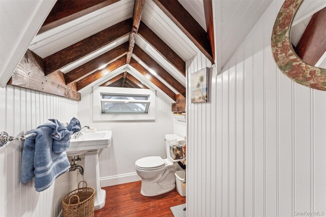 Building Photo - 414 Main St