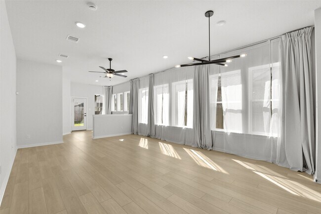 Building Photo - 27127 Butterfly Mint Ln