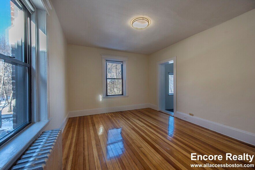 Building Photo - 145 Freeman St