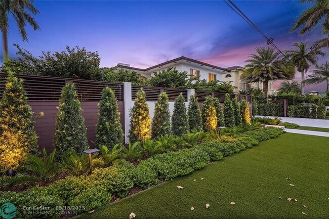 Building Photo - 325 Seven Isles Dr