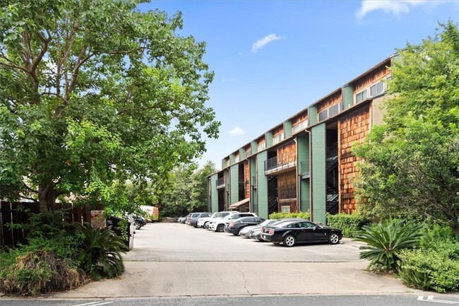 Building Photo - 1214 Barton Hills Dr