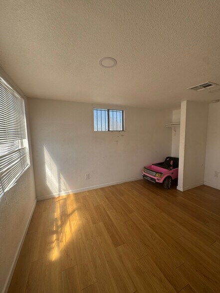 Building Photo - 2806 W Melvin St