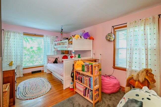 Building Photo - 50 Eden Pl