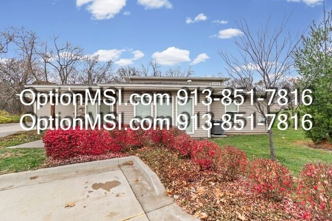 Building Photo - Beautifully Updated Liberty Home in a Prime Location!