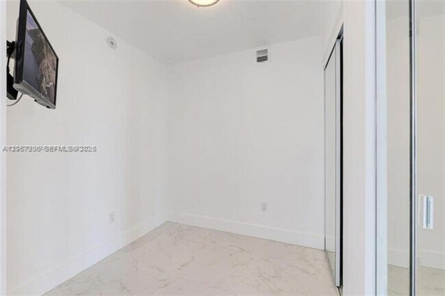 Building Photo - 5701 Collins Ave
