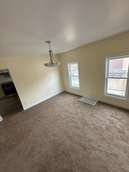 Building Photo - 729 Claim St