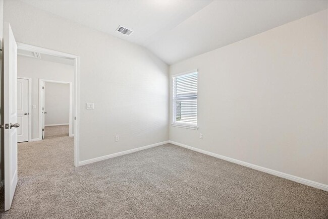 Building Photo - 5000 Hazelnut Ln