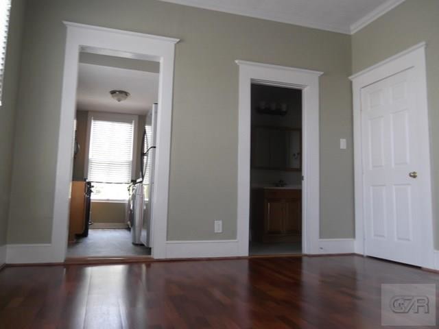 Building Photo - 2725 1/2 Bernardo De Galvez Ave
