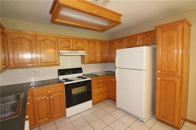 Building Photo - 2103 Bentonville