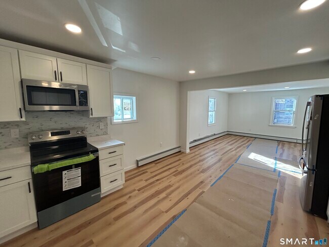 Building Photo - 95 Cedar St