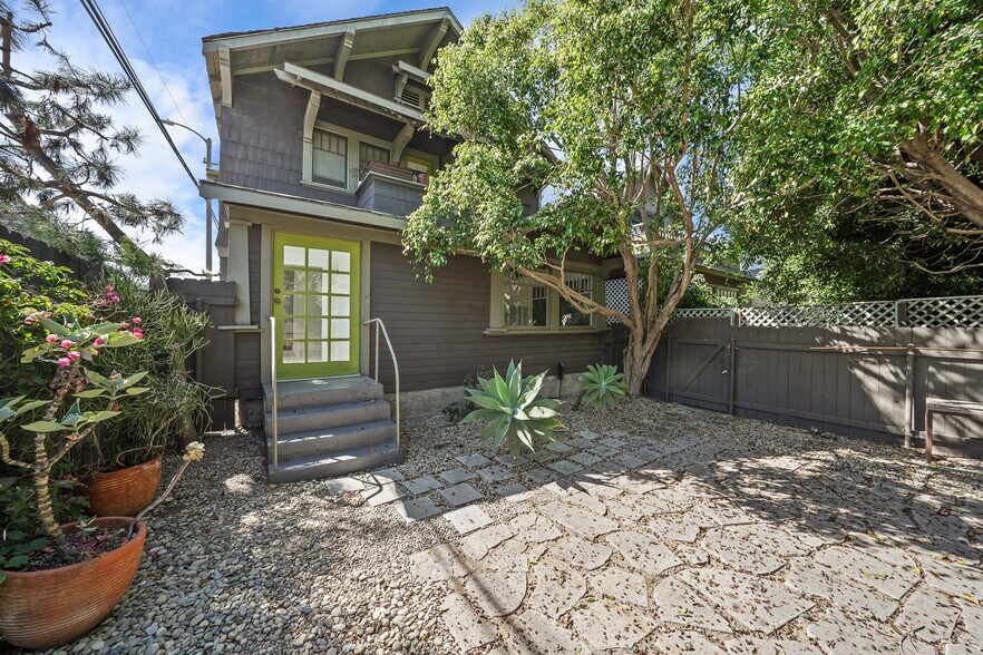 Primary Photo - 50 Wavecrest Ave