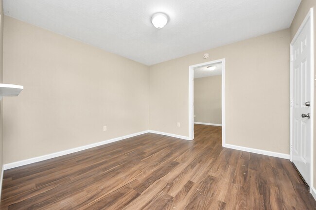 Building Photo - 17109 River Rd