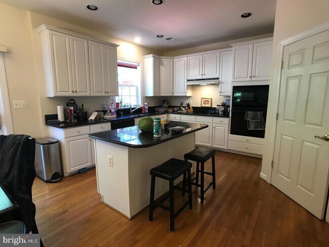Building Photo - 7803 Thornfield Ct
