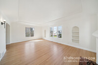 Building Photo - Charming Duplex in McCarthy Circle – Class...