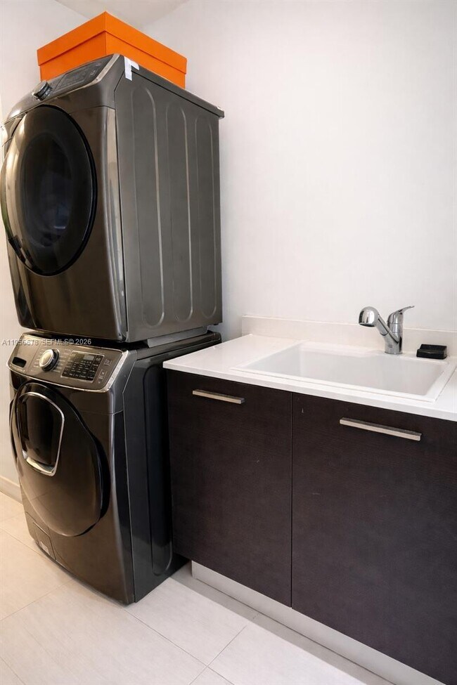 Building Photo - 3300 NE 188th St