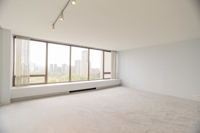 Building Photo - 2800 N Lake Shore Dr