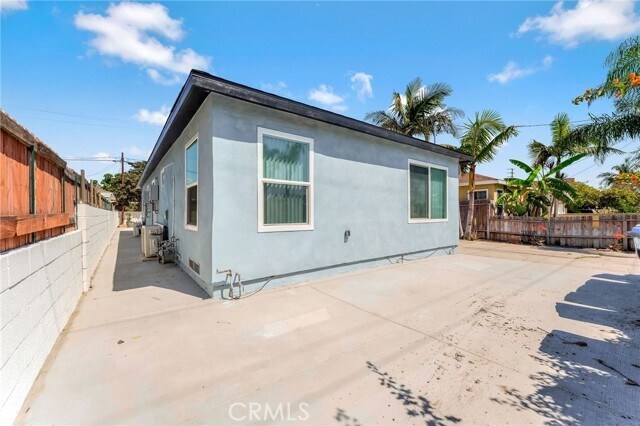 Building Photo - 2417 W Stanford St