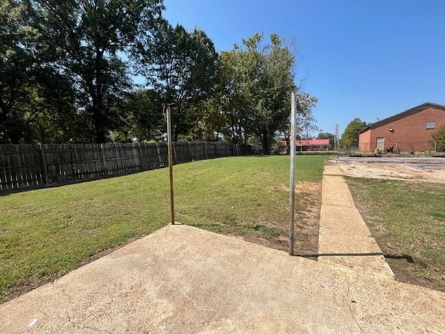 Building Photo - Renovated 3 Bedroom 1.5 Bath Home for Rent!