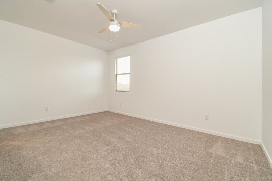 Building Photo - 10336 W Harper St