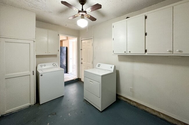 Building Photo - 972 NW 5th St