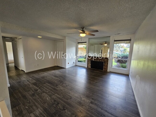 Building Photo - 3 bedroom rambler in Steilacoom