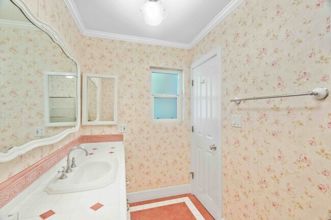 Building Photo - 5215 Sepulveda Blvd