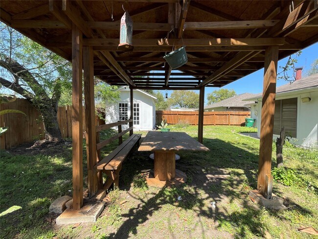 Building Photo - 507 Shenandoah Dr
