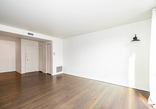 Building Photo - 2201 N Cleveland Ave