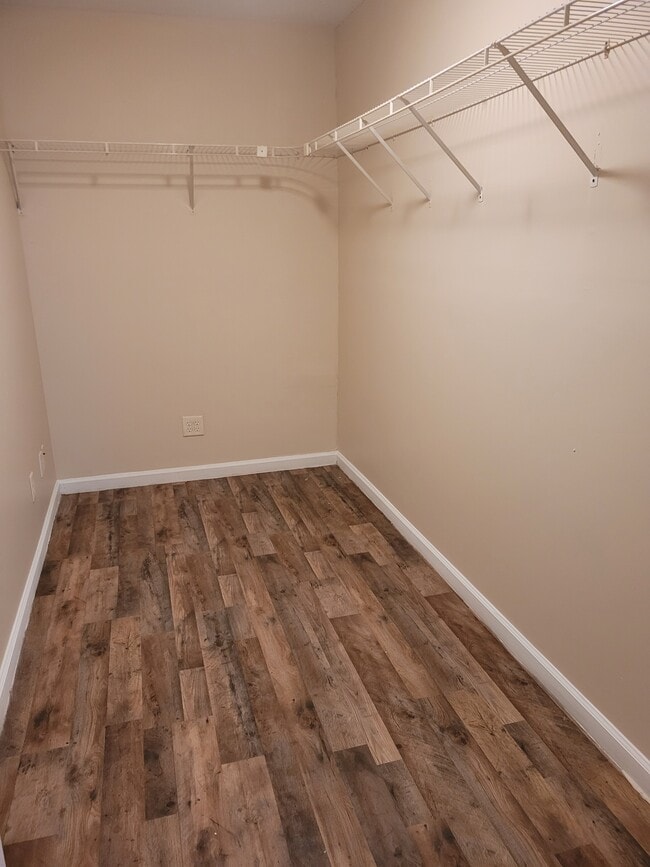 Building Photo - 321 E Mill St