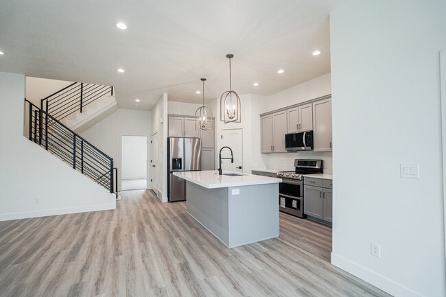 Building Photo - 5342 W Dosh Ln