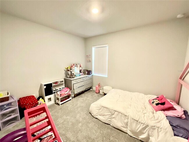 Building Photo - 15255 Caravan Ave