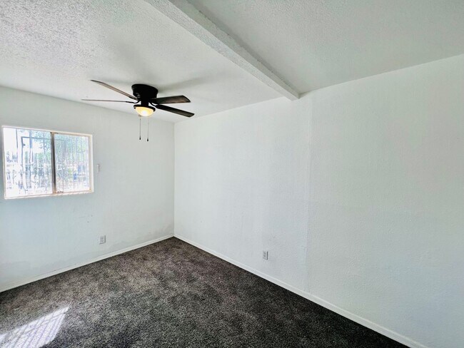 Building Photo - Charming 2-Bedroom Home with Solar Panels ...