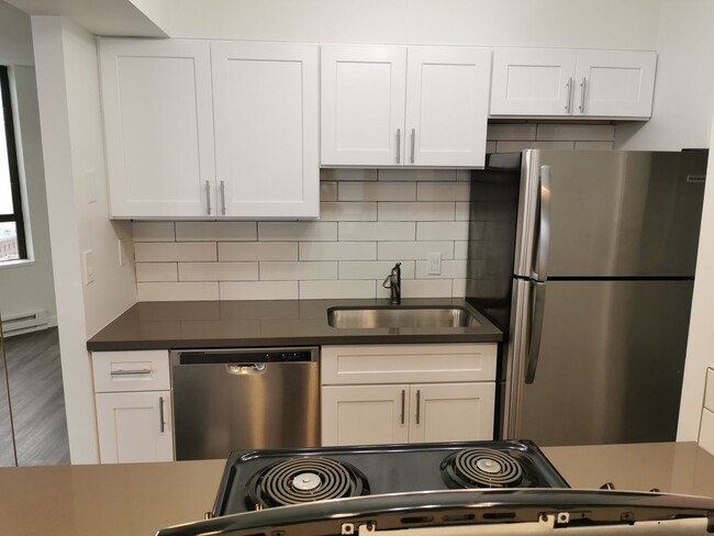 Building Photo - Brand new renovated 1 bedroom, 1 bath cond...