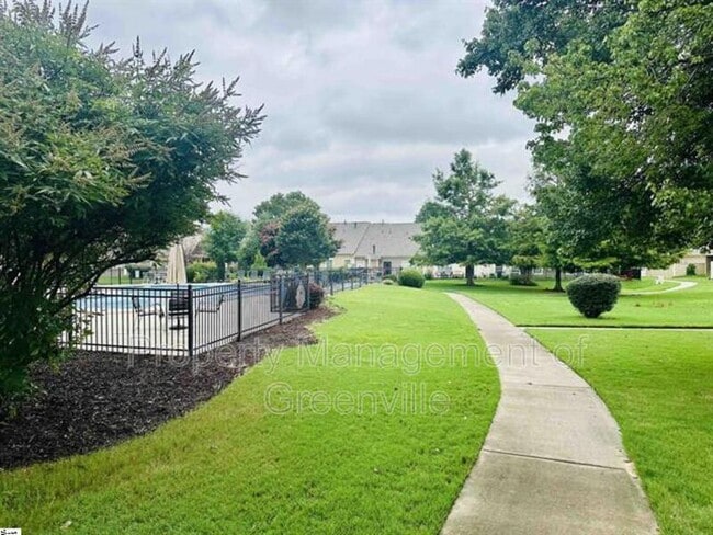 Building Photo - 334 Easterlin Way
