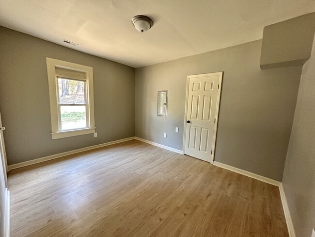 Building Photo - 630 77th St S