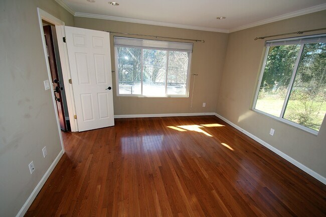 Building Photo - CHARMING 3 BED, 2 BATH SF HOME FOR RENT IN...