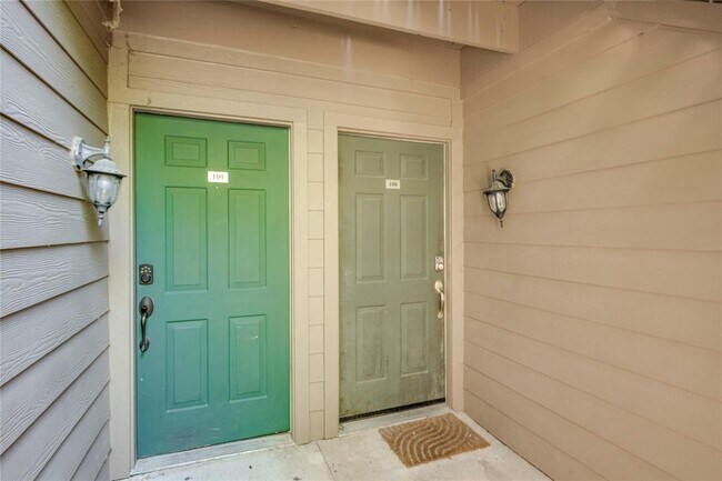 Building Photo - 3627 Menchaca Rd
