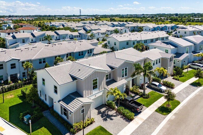 Building Photo - 5160 Willow Crk Dr