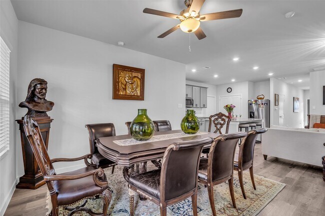 Building Photo - 7866 Alset Dr