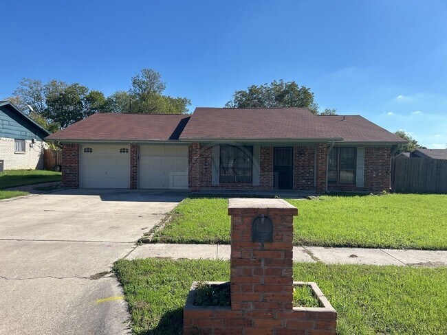 Primary Photo - **2 weeks Free Rent***2310 Zinnia Court, K...