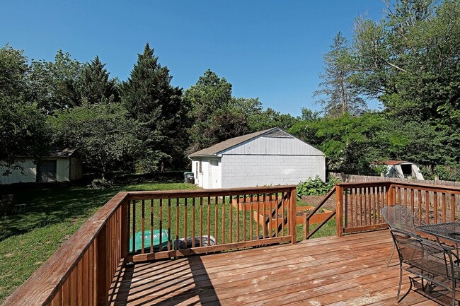 Building Photo - Charming Woolen Mills Home Near Meade Park
