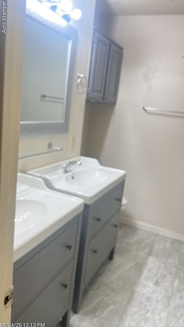 Building Photo - 903 Love Wood Ln