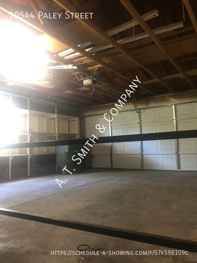 Building Photo - 10544 Paley St