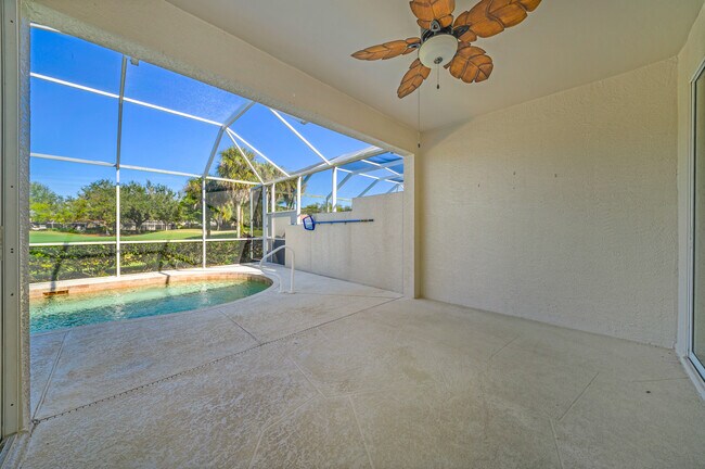 Building Photo - 2056 Crestview Way