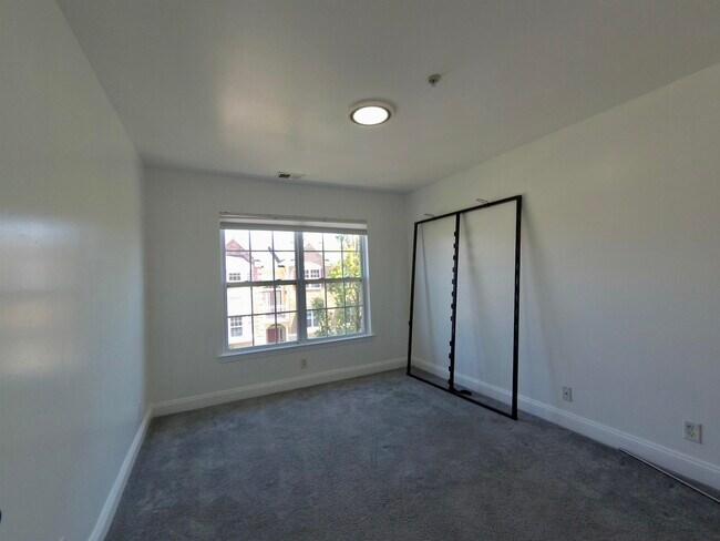 Building Photo - 49 Mallard Pl
