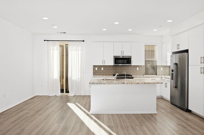 Building Photo - 4 bedroom - Pacific Ridge in Oceanside